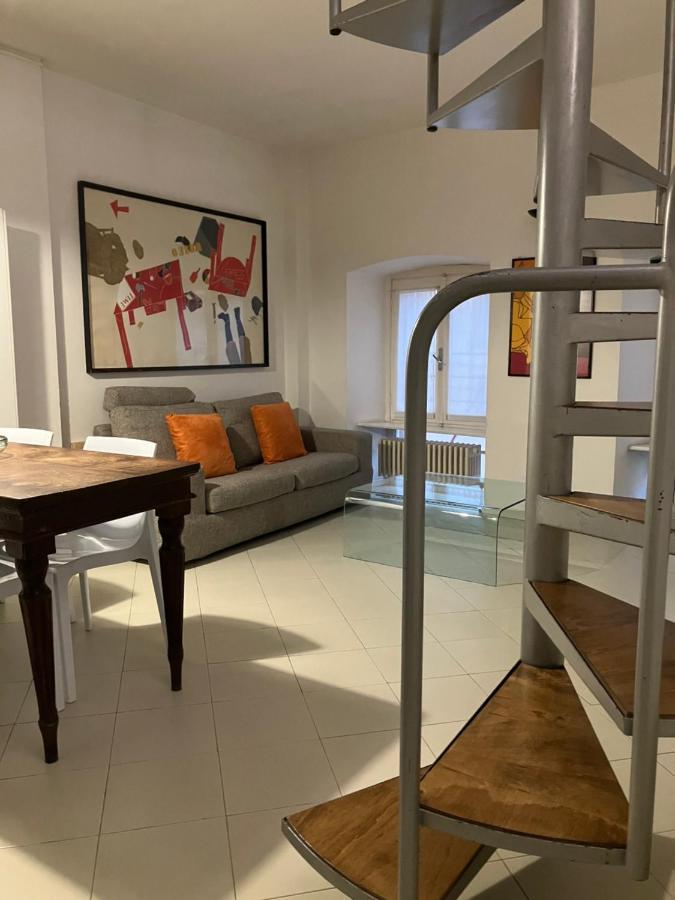 Cute And Cozy Centro Citta' Apartment Bergamo Bagian luar foto