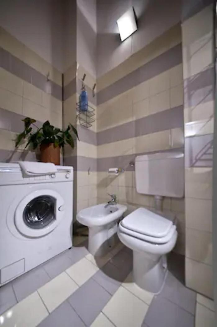 Cute And Cozy Centro Citta' Apartment Bergamo Bagian luar foto